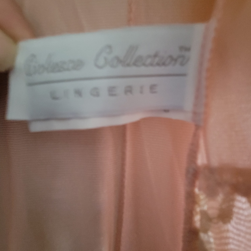 Women's Vintage Robe - Picture 6 of 8